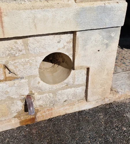 Réalisation d'un carottage à Marans par Atlantique Sciage