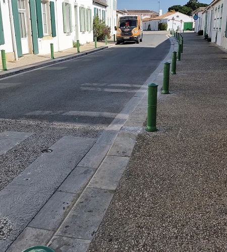 Réalisation de mobilier urbain à Marans par Atlantique Sciage