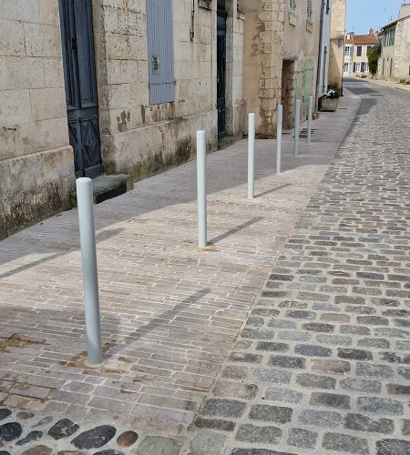 Réalisation de mobilier urbain à Marans par Atlantique Sciage