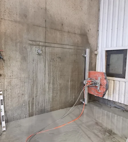 Réalisation d'un sciage à Marans par Atlantique Sciage